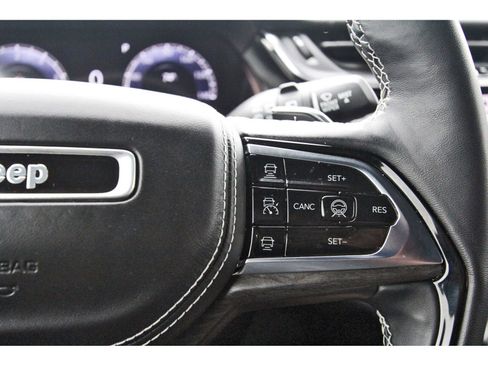 Used 2023 Jeep Grand Cherokee L Overland w/ Advanced Protech Group III AWD/4WD image 25
