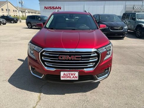 Used 2023 GMC Terrain SLT w/ LPO, Floor Liner Package FWD image 9