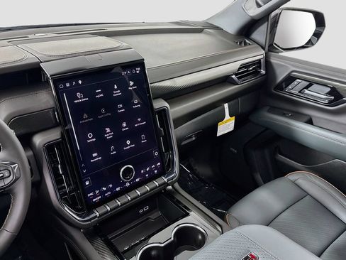 New 2026 GMC Yukon XL AT4 w/ AT4 Premium Package AWD/4WD image 24
