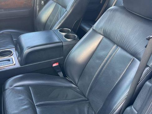 Used 2017 Lincoln Navigator Select AWD/4WD image 13
