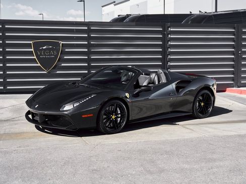 Used 2018 Ferrari 488 Spider Base image 5
