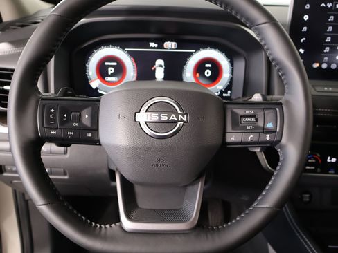 Used 2026 Nissan Rogue Platinum w/ Platinum Premium Package AWD/4WD image 3