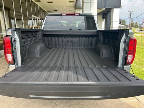 Used 2026 GMC Sierra 1500 SLE AWD/4WD image 11