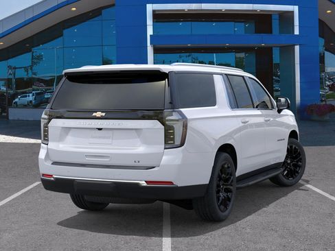 New 2026 Chevrolet Suburban LT image 4