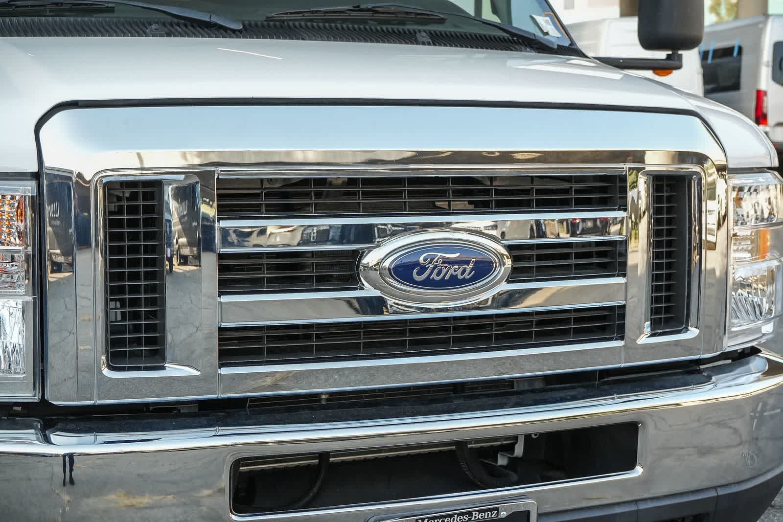 Used 2023 Ford E-450 and Econoline 450 Super Duty w/ Motorhome Prep Package RWD image 5