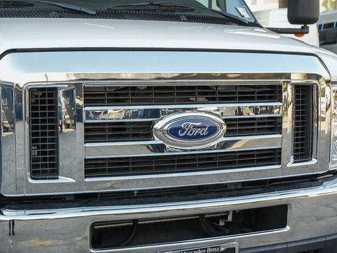 Used 2023 Ford E-450 and Econoline 450 Super Duty w/ Motorhome Prep Package RWD image 5