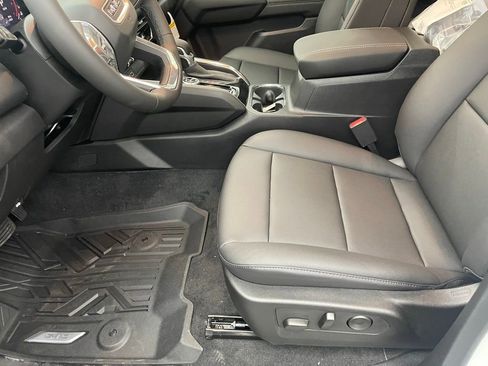 New 2025 GMC Canyon Elevation w/ Convenience Package image 21