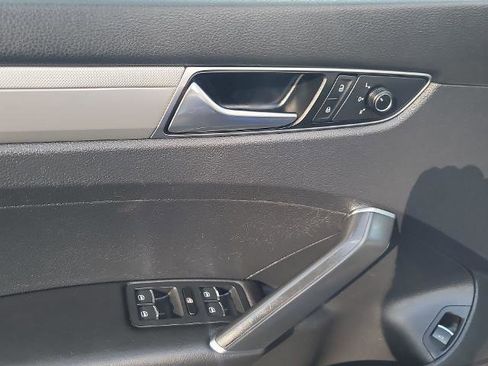 Used 2017 Volkswagen Passat 1.8T S image 20