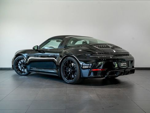 Certified 2025 Porsche 911 Targa 4 GTS AWD/4WD image 3