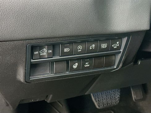 Used 2025 Toyota Tundra Limited image 17