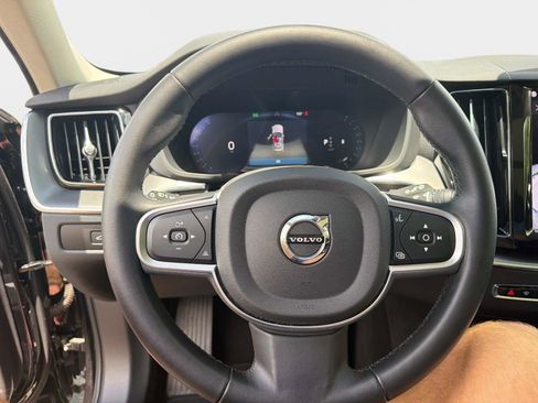 Certified 2025 Volvo XC60 B5 Core AWD/4WD image 24
