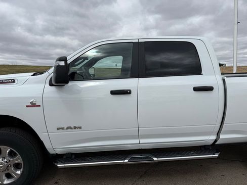 Used 2024 RAM 2500 Big Horn AWD/4WD image 27