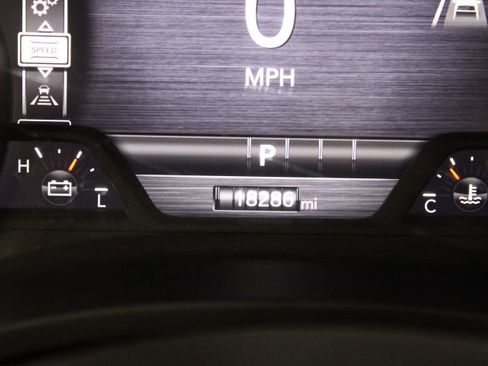 Used 2025 RAM 1500 Big Horn AWD/4WD image 4