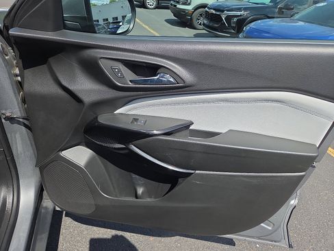 Used 2024 Chevrolet Trax LT w/ Driver Confidence Package FWD image 17