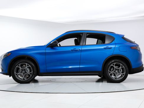 Used 2026 Alfa Romeo Stelvio Sprint w/ Convenience Package AWD/4WD image 2