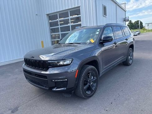 Used 2024 Jeep Grand Cherokee L Limited w/ Luxury Tech Group II AWD/4WD image 3