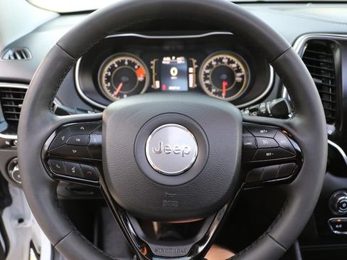 Used 2021 Jeep Cherokee Latitude Plus FWD image 24