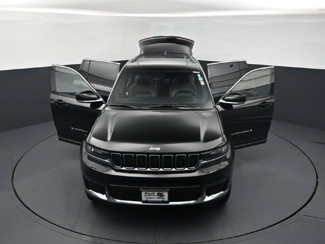 Used 2025 Jeep Grand Cherokee L Limited w/ Trailer Tow Package AWD/4WD image 25