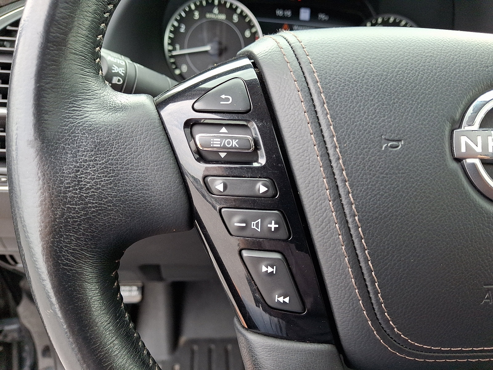 Used 2021 Nissan Armada Platinum w/ Captain's Chairs Package AWD/4WD image 24
