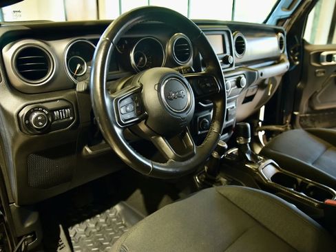 Used 2021 Jeep Gladiator Sport AWD/4WD image 13