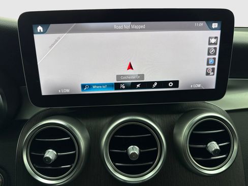 Used 2020 Mercedes-Benz GLC 300 4MATIC w/ AMG Line image 25