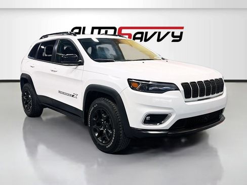Used 2022 Jeep Cherokee Latitude AWD/4WD image 1