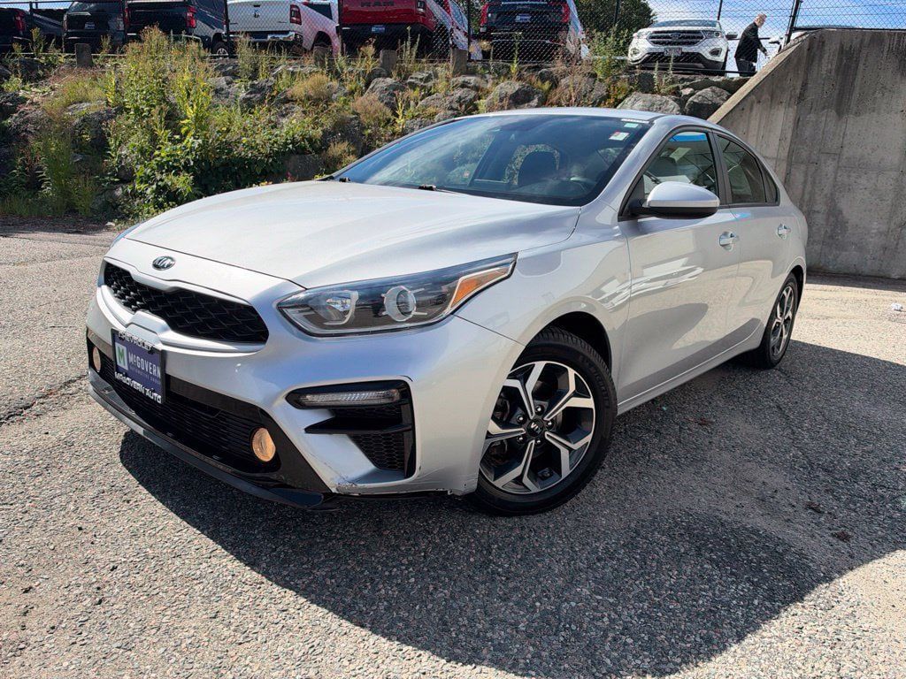 Used 2019 Kia Forte LXS FWD image 2