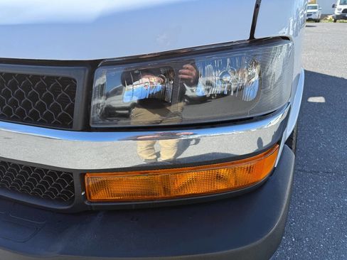 Used 2010 Chevrolet Express 3500 image 40