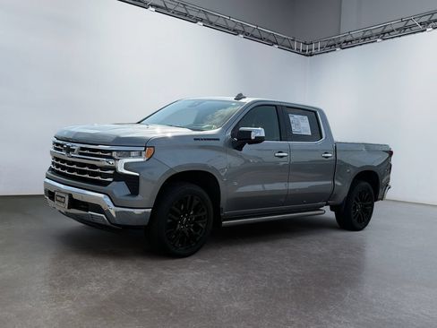 Used 2025 Chevrolet Silverado 1500 LTZ w/ Technology Package AWD/4WD image 7