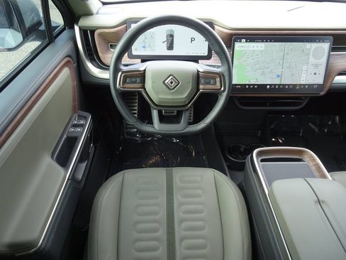 Used 2023 Rivian R1S Adventure AWD/4WD image 14