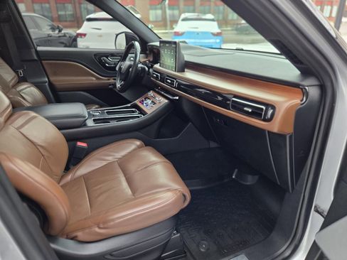 Used 2020 Lincoln Aviator Reserve w/ Equipment Group 202A image 40