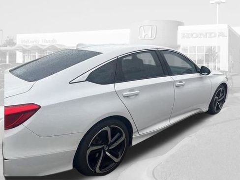 Used 2019 Honda Accord Sport image 2