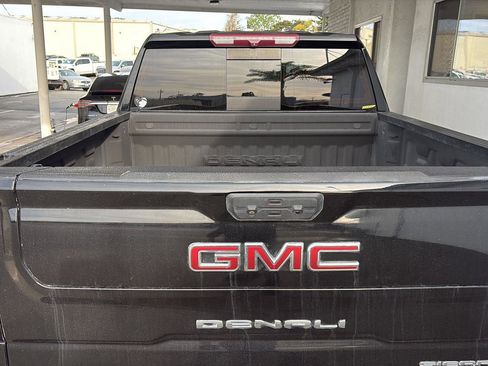 Used 2022 GMC Sierra 1500 Denali image 5