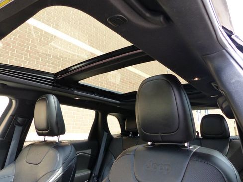 Used 2020 Jeep Cherokee High Altitude AWD/4WD image 37