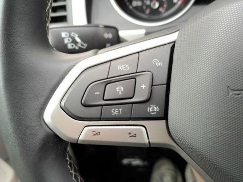 Used 2021 Volkswagen Atlas SE w/ Panoramic Sunroof Package FWD image 40