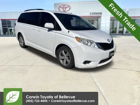 Used 2013 Toyota Sienna LE FWD image 1
