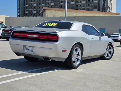 Used 2009 Dodge Challenger R/T image 6