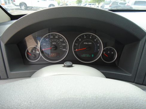 Used 2005 Jeep Grand Cherokee Limited AWD/4WD image 16