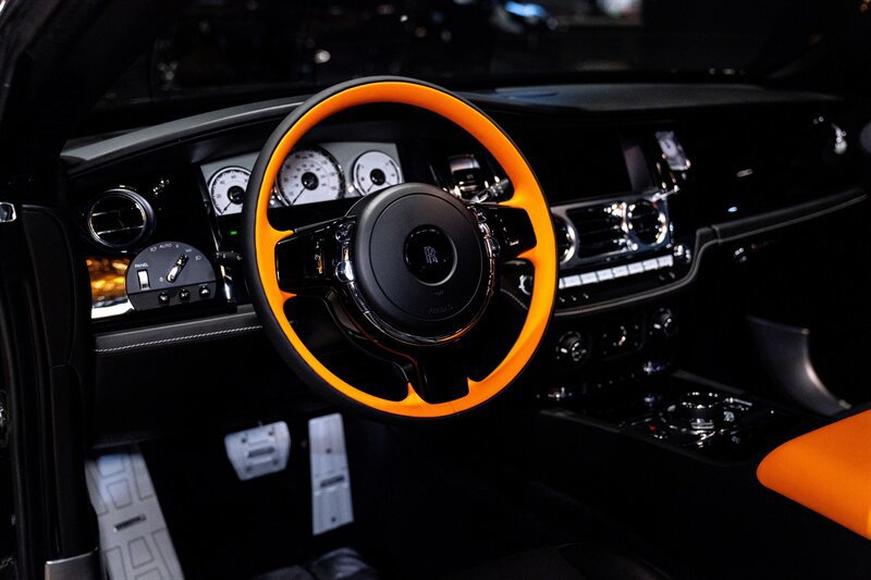 Used 2019 Rolls-Royce Dawn RWD image 21