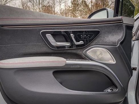 Used 2022 Mercedes-Benz EQS 450+ Sedan image 48