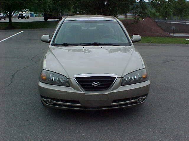 Used 2005 Hyundai Elantra GLS FWD image 3
