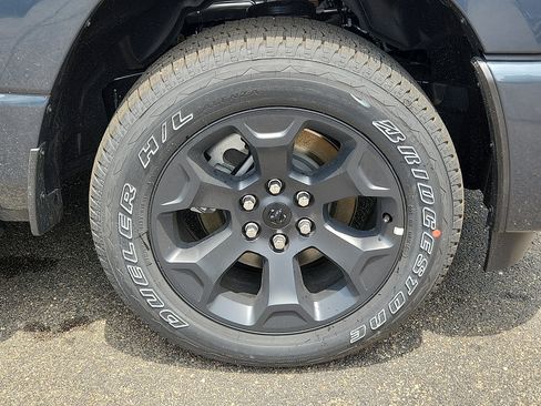 New 2026 RAM 1500 Express AWD/4WD image 8