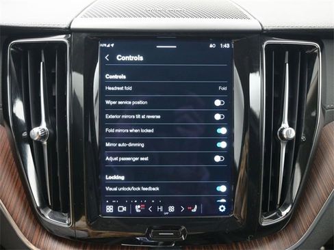 Used 2023 Volvo XC60 B5 Ultimate w/ Climate Package image 17