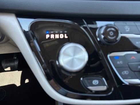 Used 2023 Chrysler Voyager LX FWD image 21