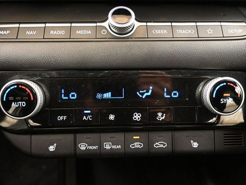 Used 2025 Hyundai Elantra SEL w/ Cargo Package image 32