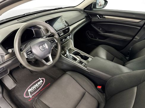 Used 2019 Honda Accord LX image 5
