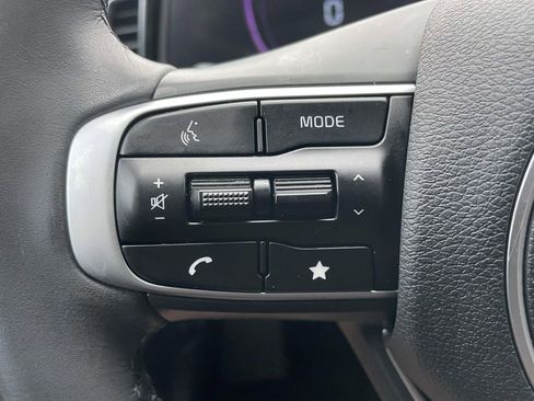 Used 2025 Kia Sportage EX w/ Premium Package image 32