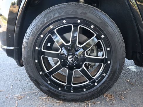 Used 2018 Jeep Grand Cherokee Overland AWD/4WD image 41