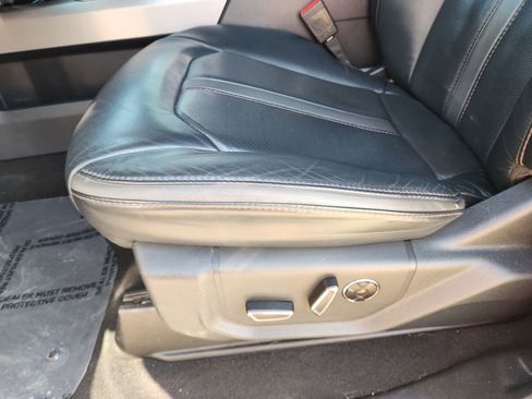 Used 2022 Ford F350 Platinum w/ FX4 Off-Road Package image 25