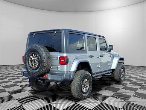 Used 2018 Jeep Wrangler Unlimited Sahara image 5